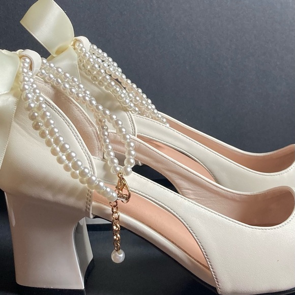 SHEIN Cream Dress Heels - Picture 2 of 5